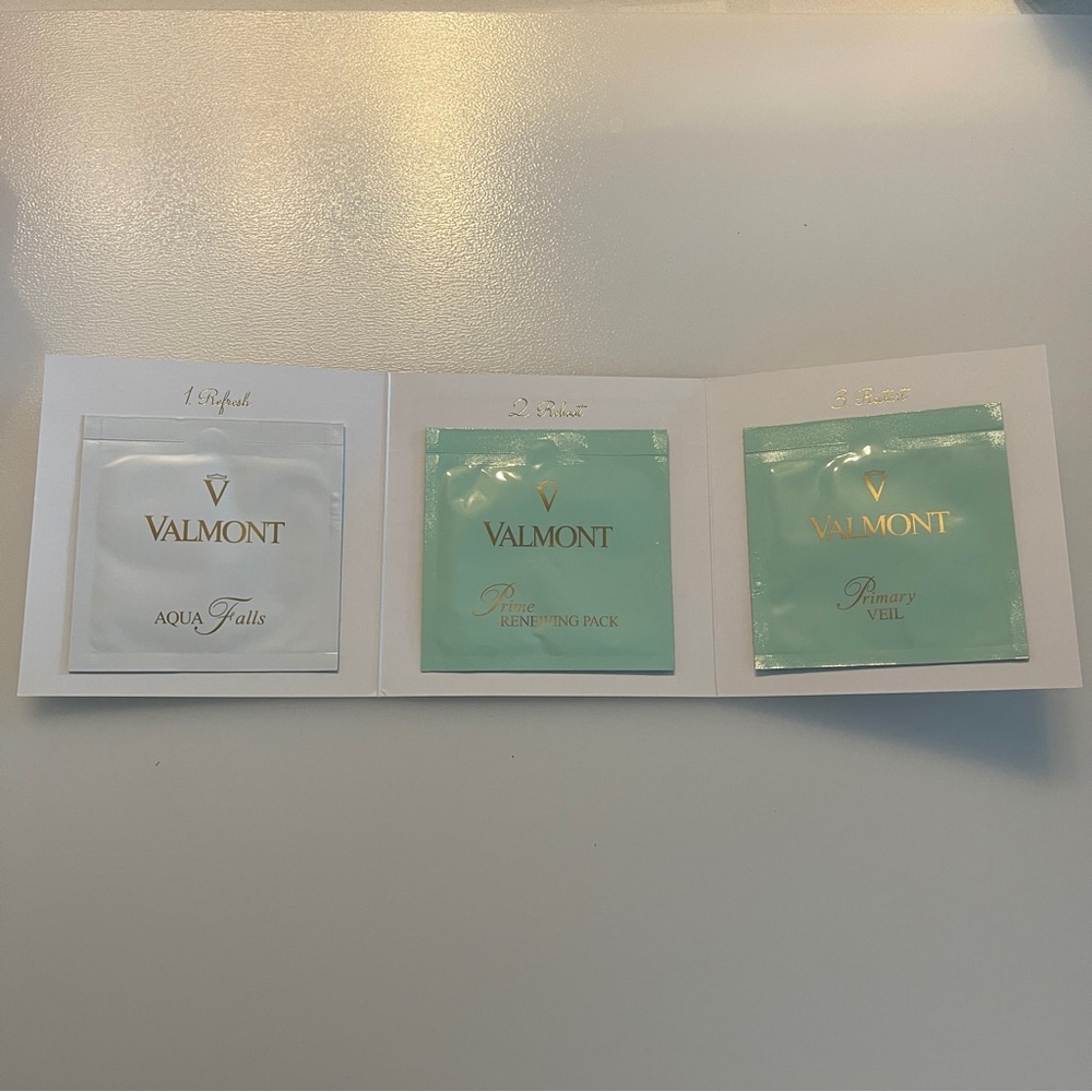 Valmont prime renewing pack aqua falls primary veil sample
